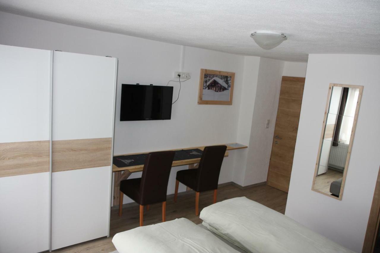 Haus Eckhart Apartment Kaunertal Luaran gambar