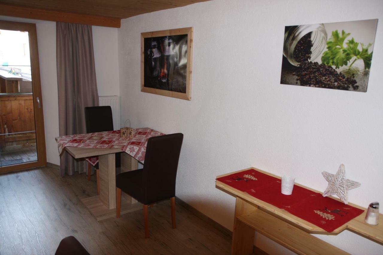 Haus Eckhart Apartment Kaunertal Luaran gambar